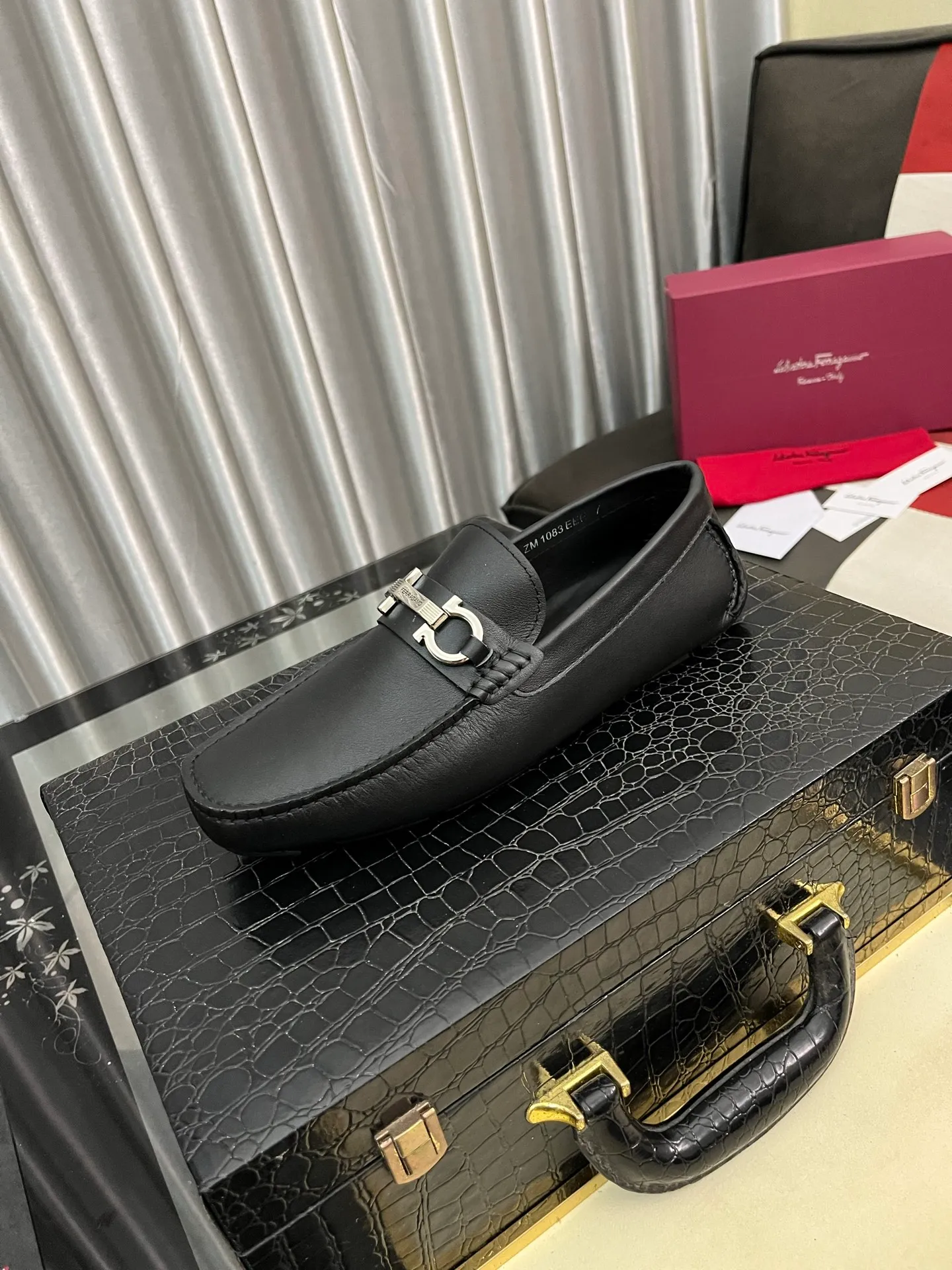 Men's shoes 💰560⌚️⌚️ Ferragamo [Ferragamo] new high-end quality framed shoes. The style is luxurious and elegant, with equal emphasis on practicality and style. We pay special attention to quality and details. The shoe last leather, workmanship and comfort are not inferior! Material: Imported first-layer soft cowhide leather upper ➕Genuine leather lining, code number: 38-446️⃣colors available